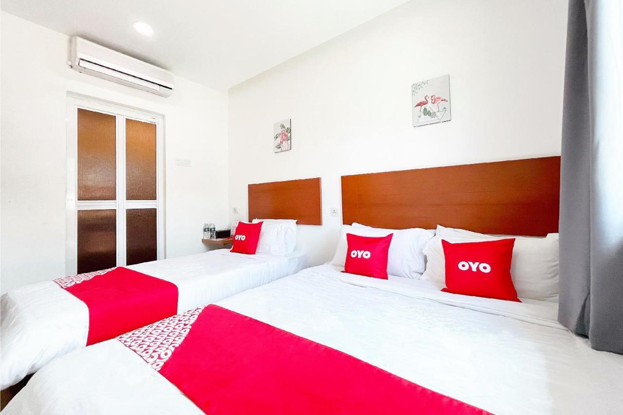 โอโย 90334 โรงแรมมอลายา บายันเลอปาส ภายนอก รูปภาพ